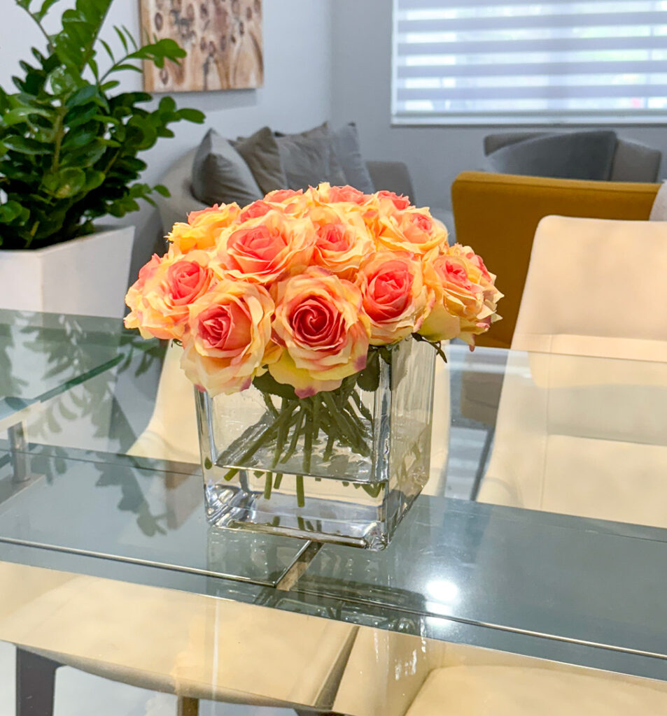 Glass Square Vase w/ Peach-Pink Roses | Modern Nature Fl.